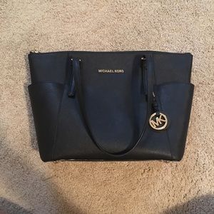 Michael Kors Jet Set Top-Zip Tote